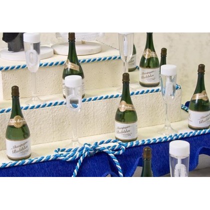 Pomperos en forma de botella y copa de cava